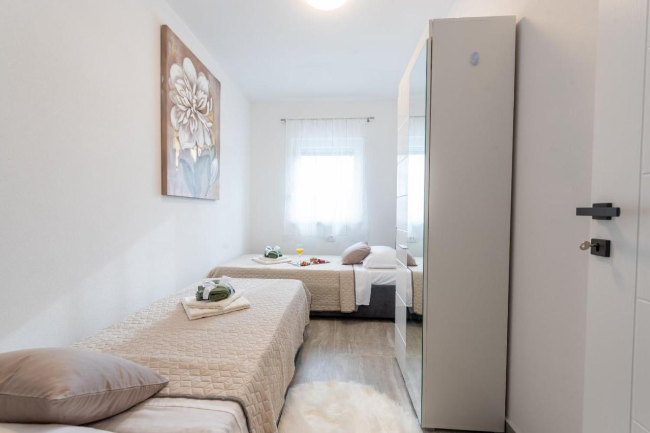 Marin Apartment ชิซิชี ภายนอก รูปภาพ