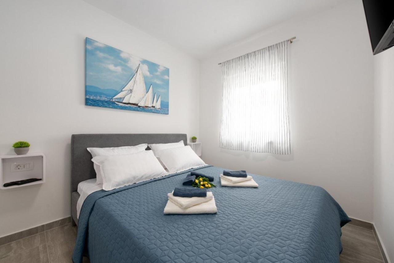 Marin Apartment ชิซิชี ภายนอก รูปภาพ