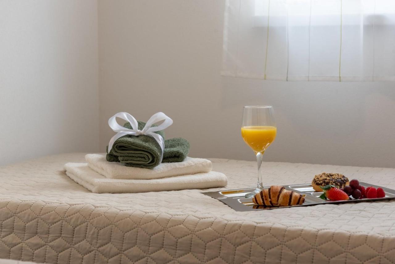 Marin Apartment ชิซิชี ภายนอก รูปภาพ
